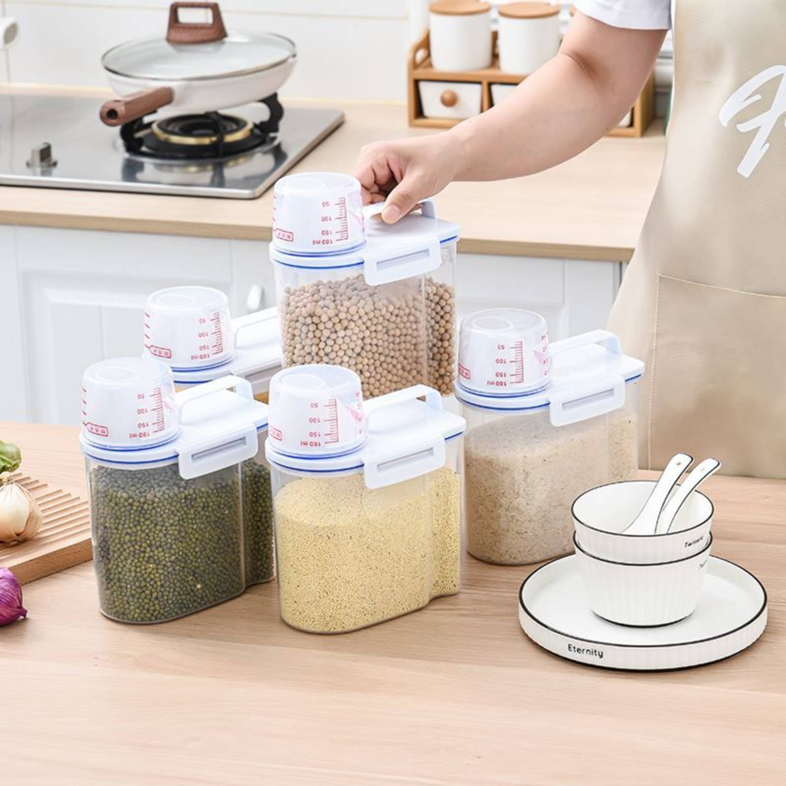 Food Storage Pantry - ภาชนะเก็บข้าวสาร กล่องจ่ายข้าวสารแบบปลอดภัย พร้อมที่ตวง ช่วยจ่ายอาหารแห้งได้อย่างง่ายดาย ฝาจ่ายข้าวสารแบบเทได้สะดวก อุปกรณ์จัดระเบียบห้องครัว